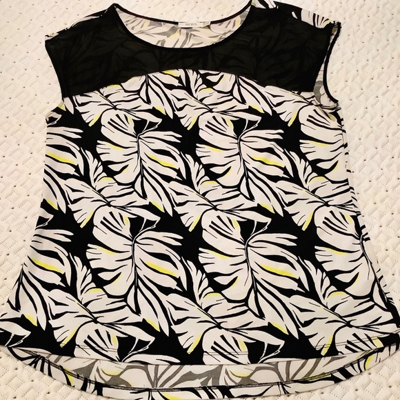 Ricki's Tops - 💜3/$30 Palm Leaf Print Sleeveless Top Large